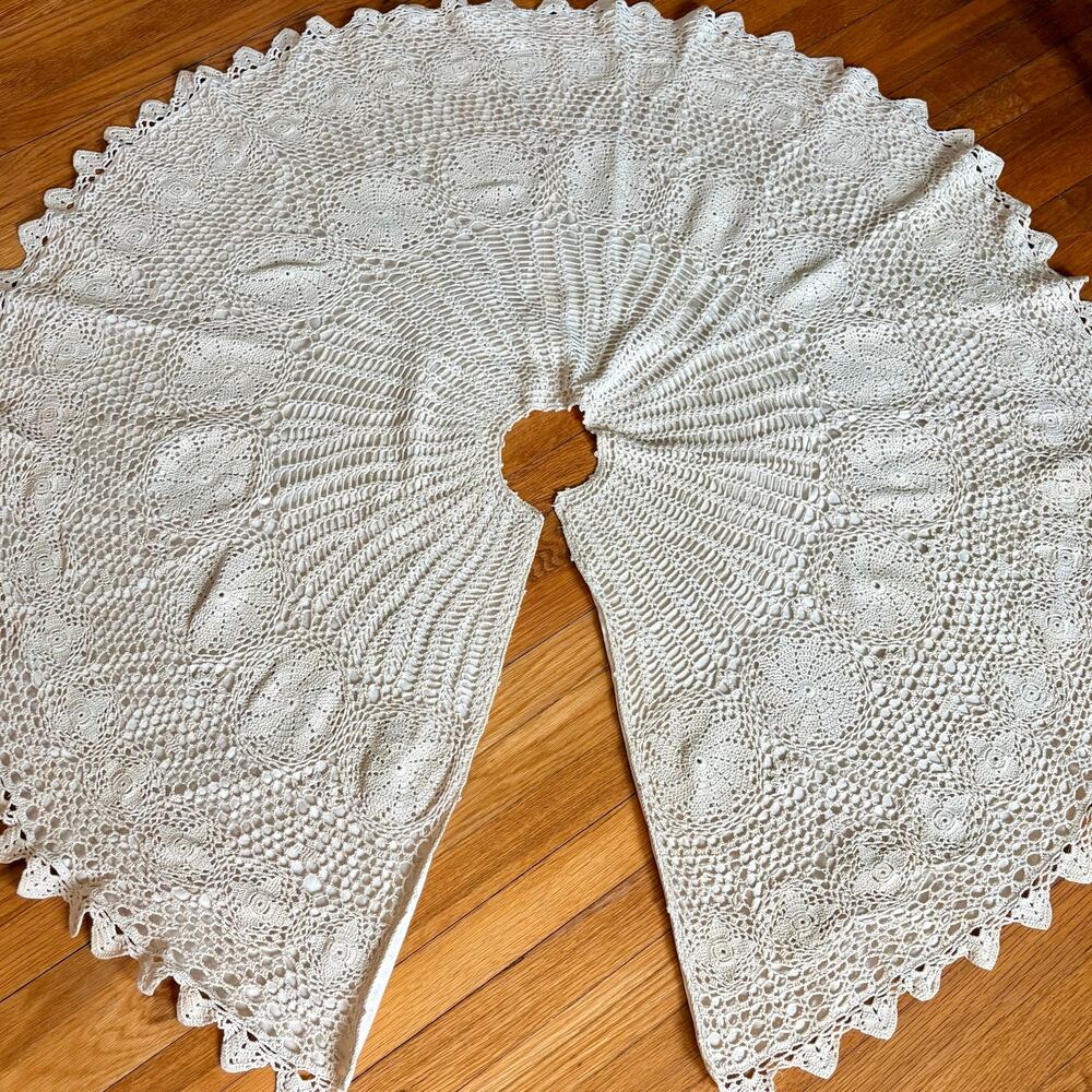 Vintage Handmade Crochet Lace Christmas Tree Skirt Ivory 53” Lined